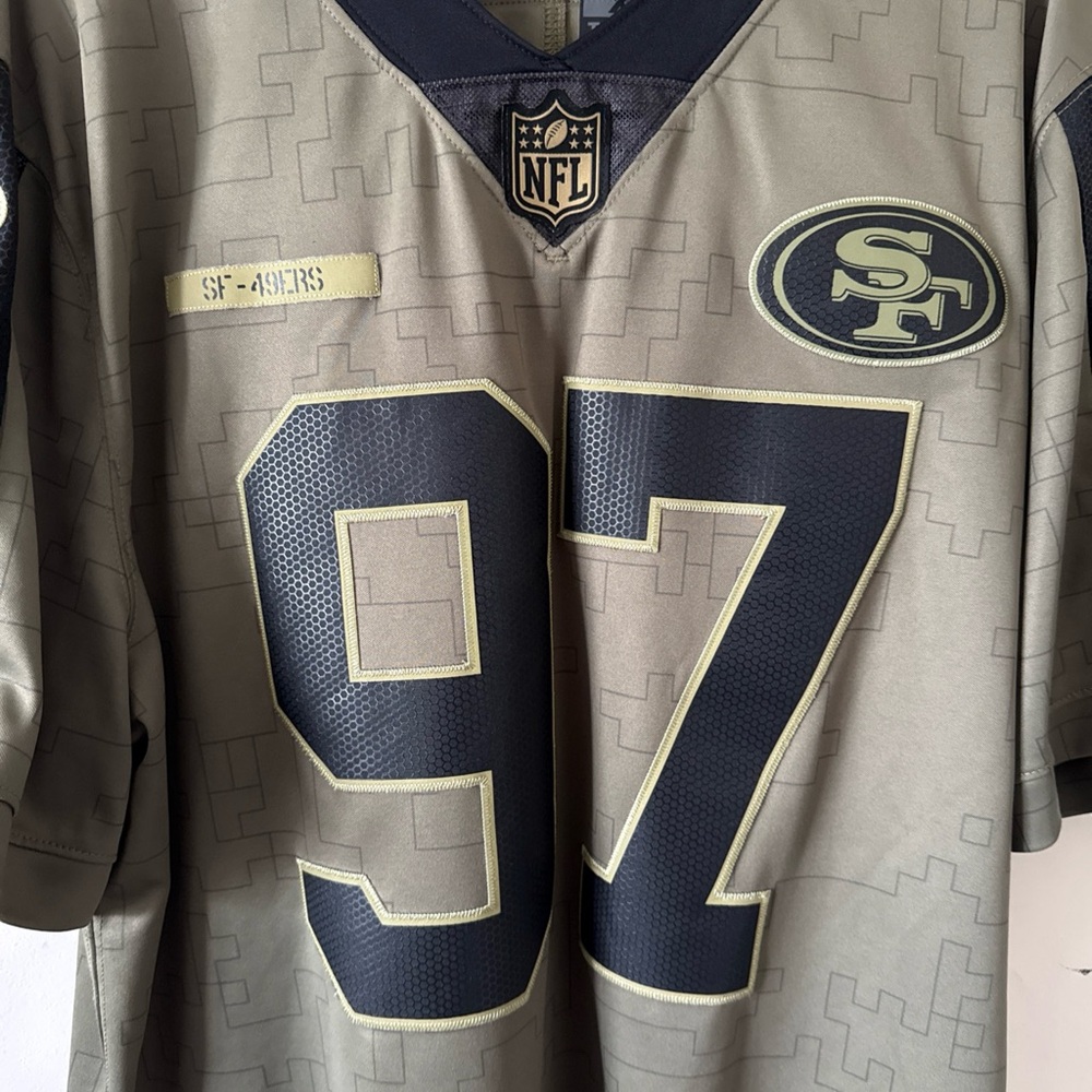 Men’s Nike Nick Bosa #97 49ers 2021 Salute To Service Limited Jersey Sz XL RARE - Picture 2 of 7